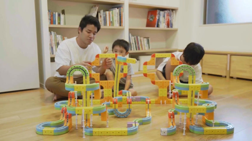 Rail Cube Magnetic Monorail Deluxe Train Set: Build Complex Tracks, Dynamic UPSIDE-DOWN Action