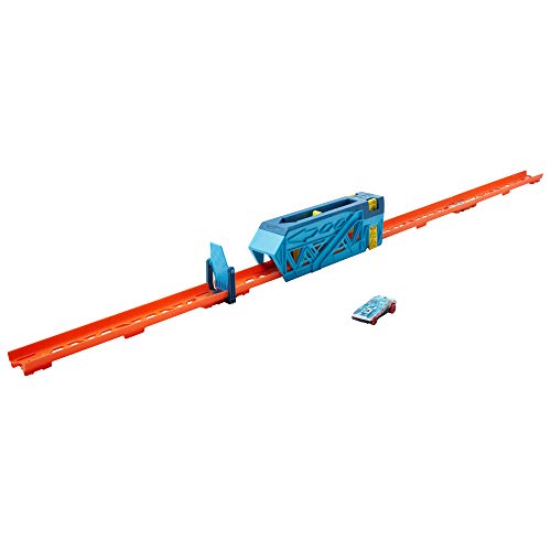 Hot Wheels Track Builder Unlimited Slide & Launch Pack for Kids 6 Years & Older with a 1:64 Scale Vehicle, Moveable Kicker Booster & 3 Track Pieces That Connect to Other Sets
