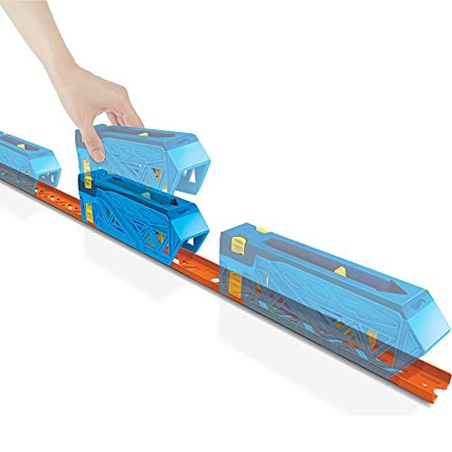 Hot Wheels Track Builder Unlimited Slide & Launch Pack for Kids 6 Years & Older with a 1:64 Scale Vehicle, Moveable Kicker Booster & 3 Track Pieces That Connect to Other Sets