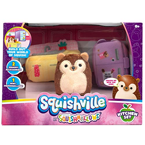 Squishville by Squishmallows Mini Plush Room Kitchen, 2” Hans Soft Mini-Squishmallow and 2 Plush Accessories, Marshmallow-Soft Animals, Kitchen Toys